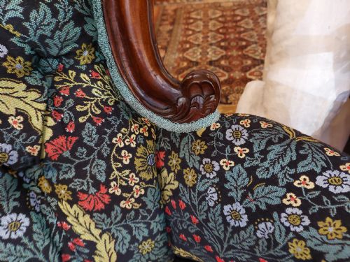 VICTORIAN MAHOGANY SCROLL FRAME ARMCHAIR - ADDITIONAL PHOTO 5