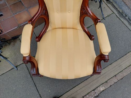 VICTORIAN WALNUT LOW ARM CHAIR - ADDITIONAL PHOTO 5