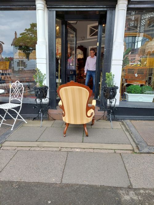 VICTORIAN WALNUT LOW ARM CHAIR - ADDITIONAL PHOTO 9