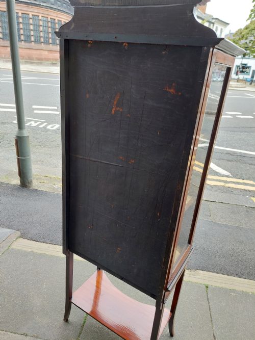 LATE VICTORIAN MAHOGANY SERPENTINE DISPLAY CABINET - ADDITIONAL PHOTO 8