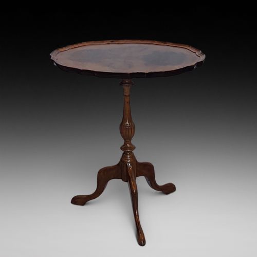 Walnut and Burr Walnut Veneered Lamp Table