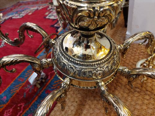 1920'S EIGHT BRANCH BRASS CHANDELIER WITH CAST ACANTHUS LEAF MOUNTS - ADDITIONAL PHOTO 4