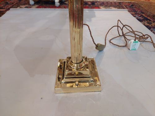 EARLY 20THC BRASS CORINTHIAN COLUMN TABLE LAMP - ADDITIONAL PHOTO 2