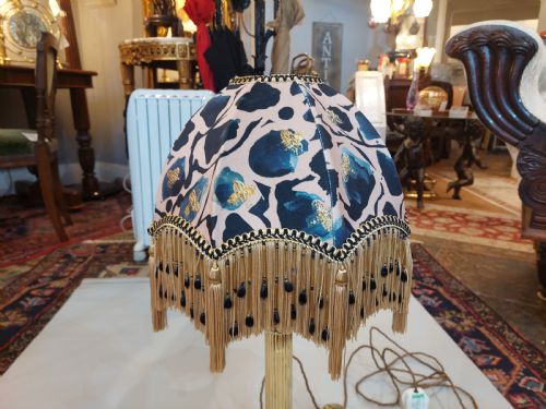 EARLY 20THC BRASS CORINTHIAN COLUMN TABLE LAMP - ADDITIONAL PHOTO 5