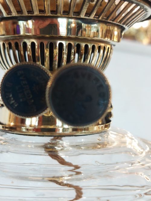 LATE 19THC BRASS TABLE OIL LAMP - ADDITIONAL PHOTO 5