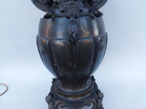 LARGE 19THC BRONZE CONVERTED TO A TABLE LAMP - ADDITIONAL PHOTO 4