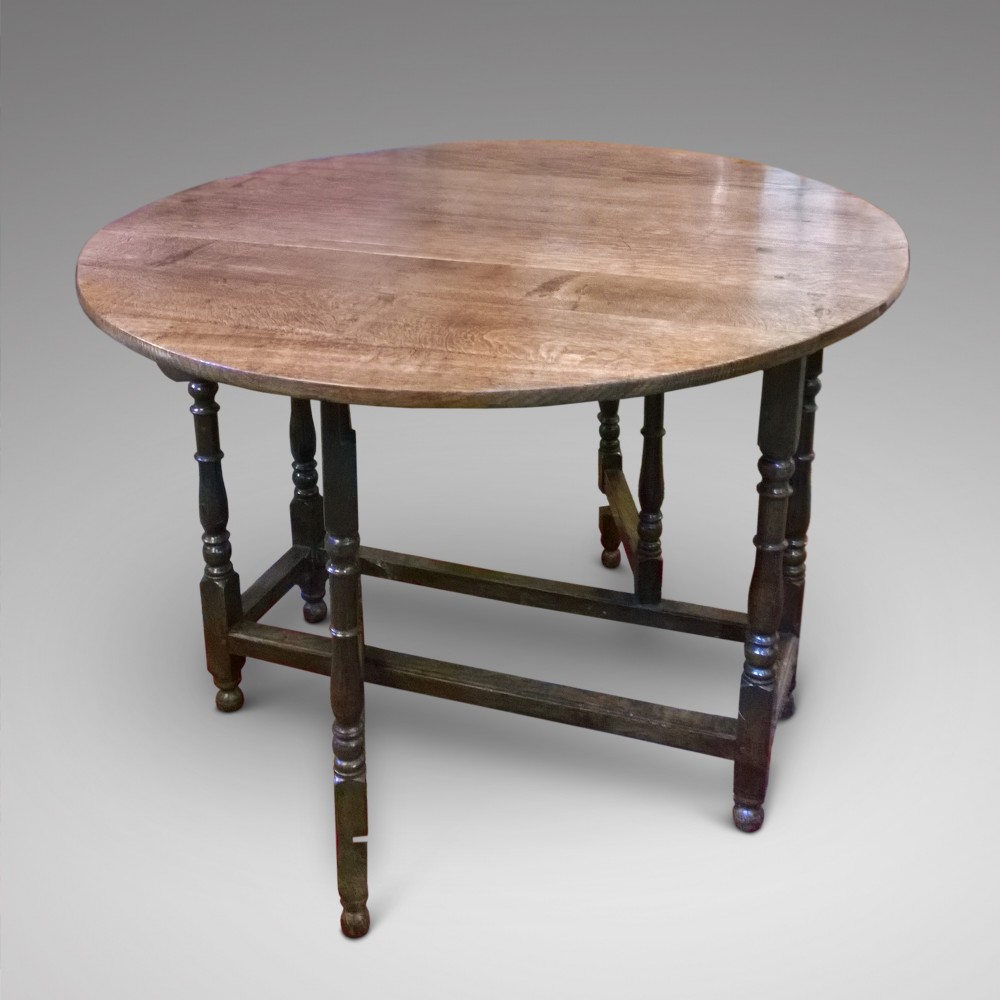 Early 18th Century Oak Gate Leg Table