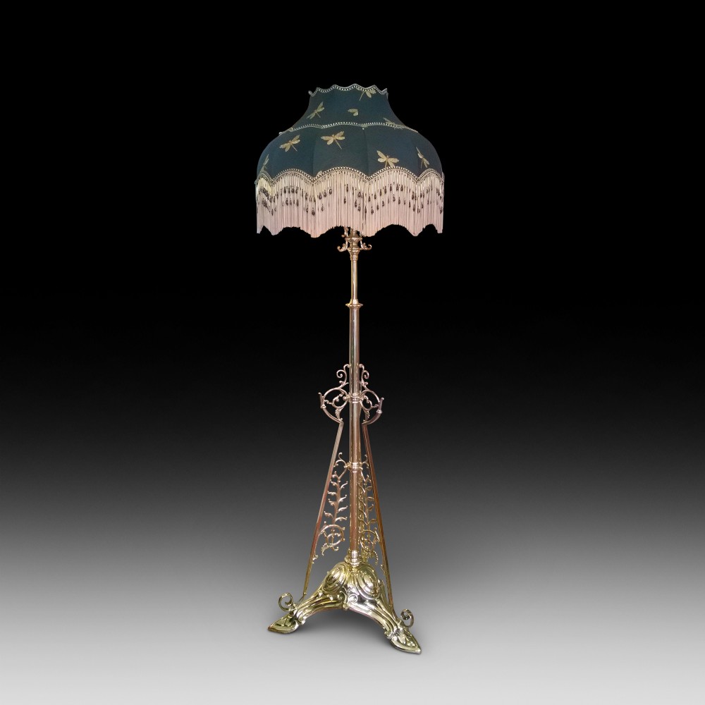 Victorian Brass Extending Standard Oil Lamp