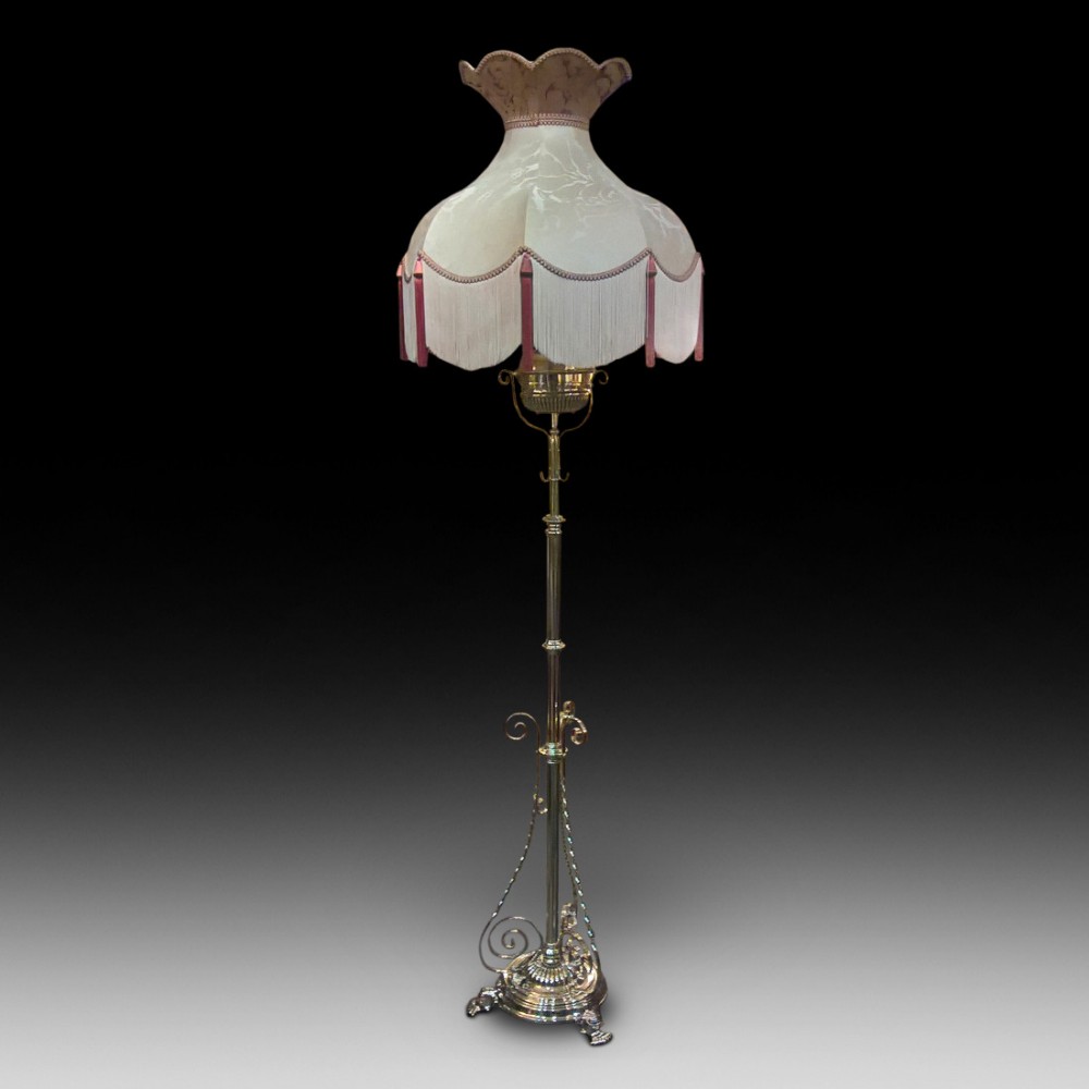 Victorian Brass Extending Oil Lamp 