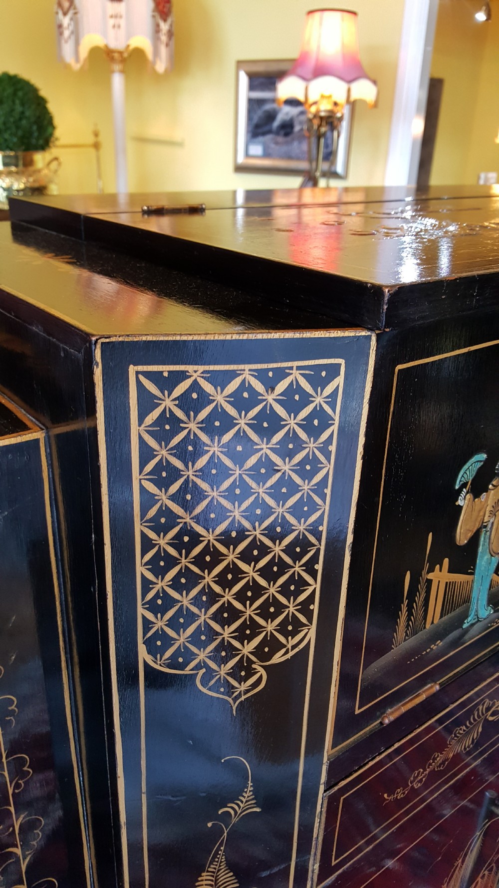 Art Deco Chinoiserie Decorated Cocktail Cabinet View VIII