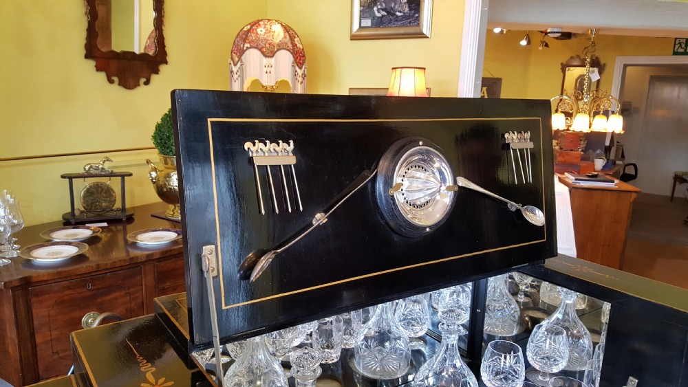 Art Deco Chinoiserie Decorated Cocktail Cabinet View XIII