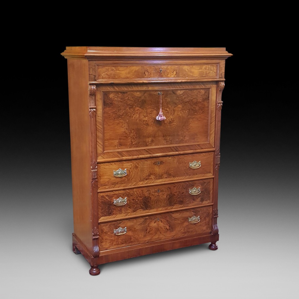 Scandinavian Burr Walnut Escoitaire