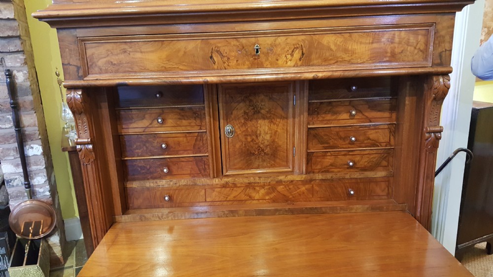 Scandinavian Burr Walnut Escoitaire View II