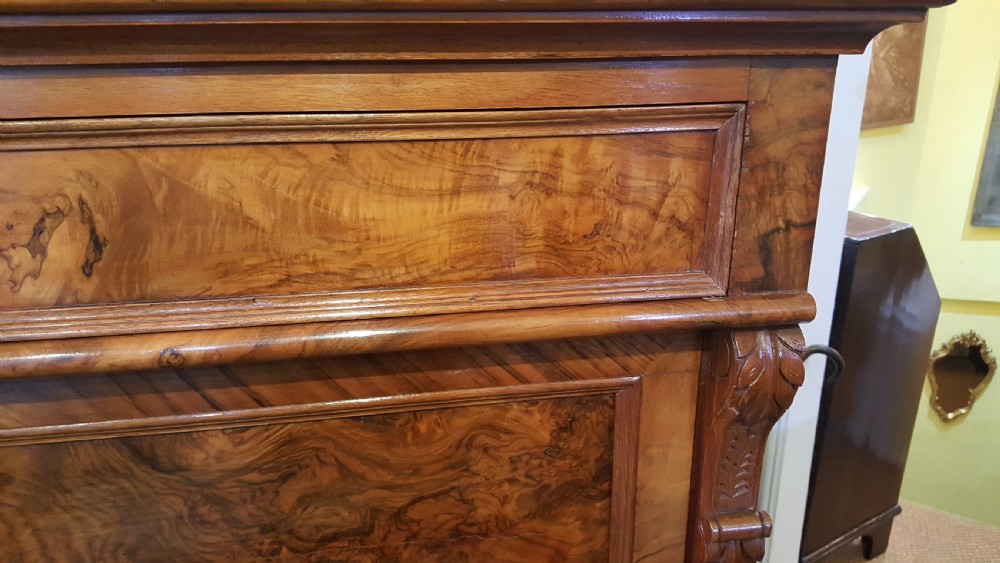 Scandinavian Burr Walnut Escoitaire View VII
