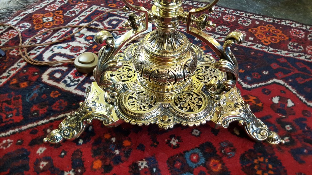 Victorian brass extending oil standard lamp View III