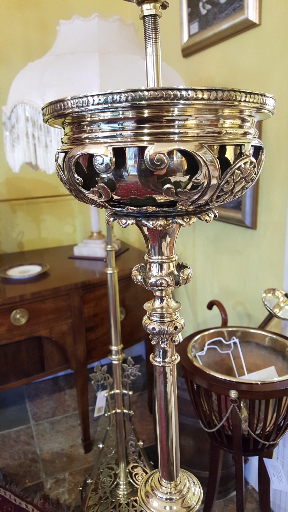 Victorian brass extending oil standard lamp View IX