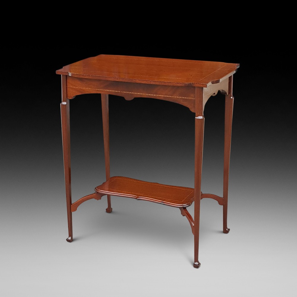 Edwardian Mahogany Shaped Side Lamp Table