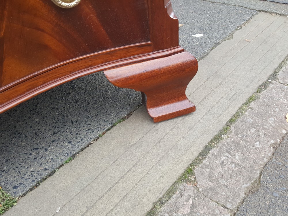 Early 20thC Mahogany Serpentine Chest of Drawers View IV