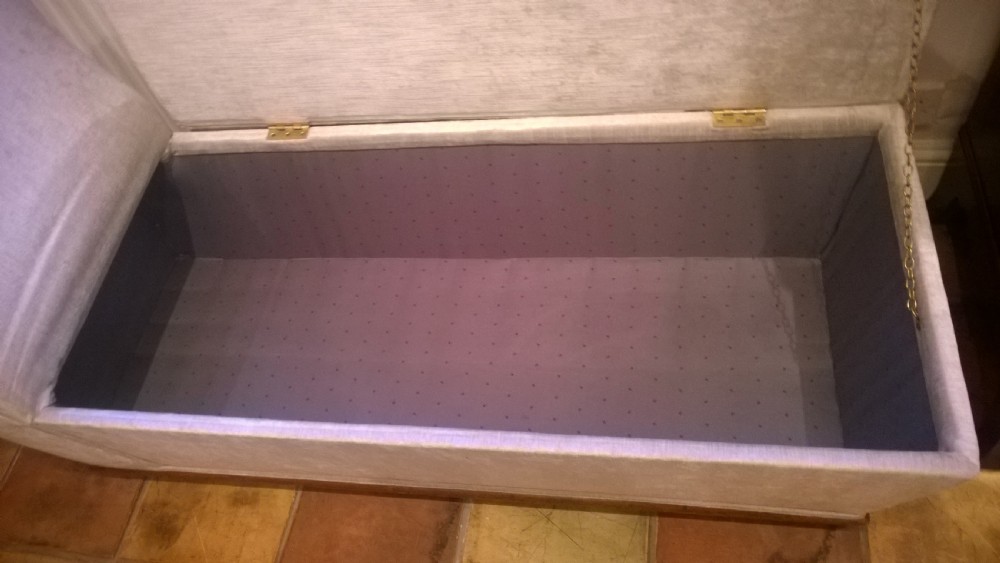 Victorian Ottoman Day Bed View III