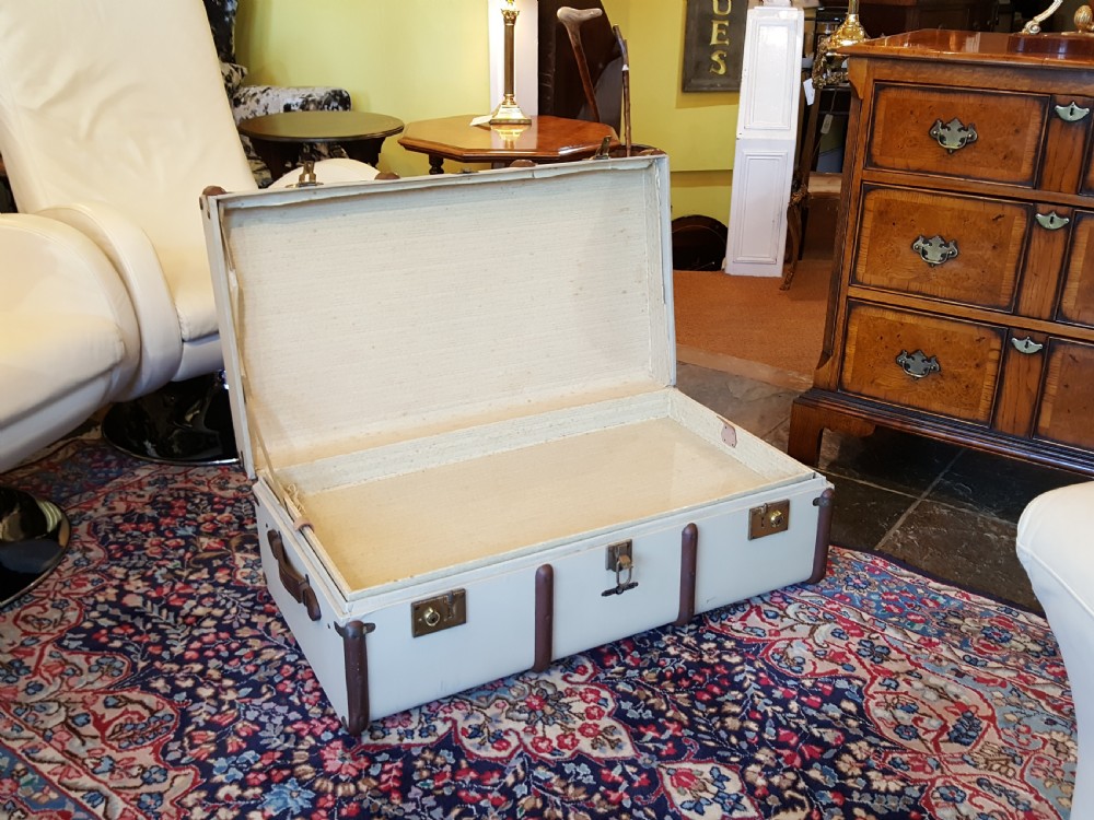 1920's Travelling Trunk View III