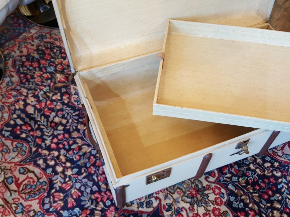 1920's Travelling Trunk View V