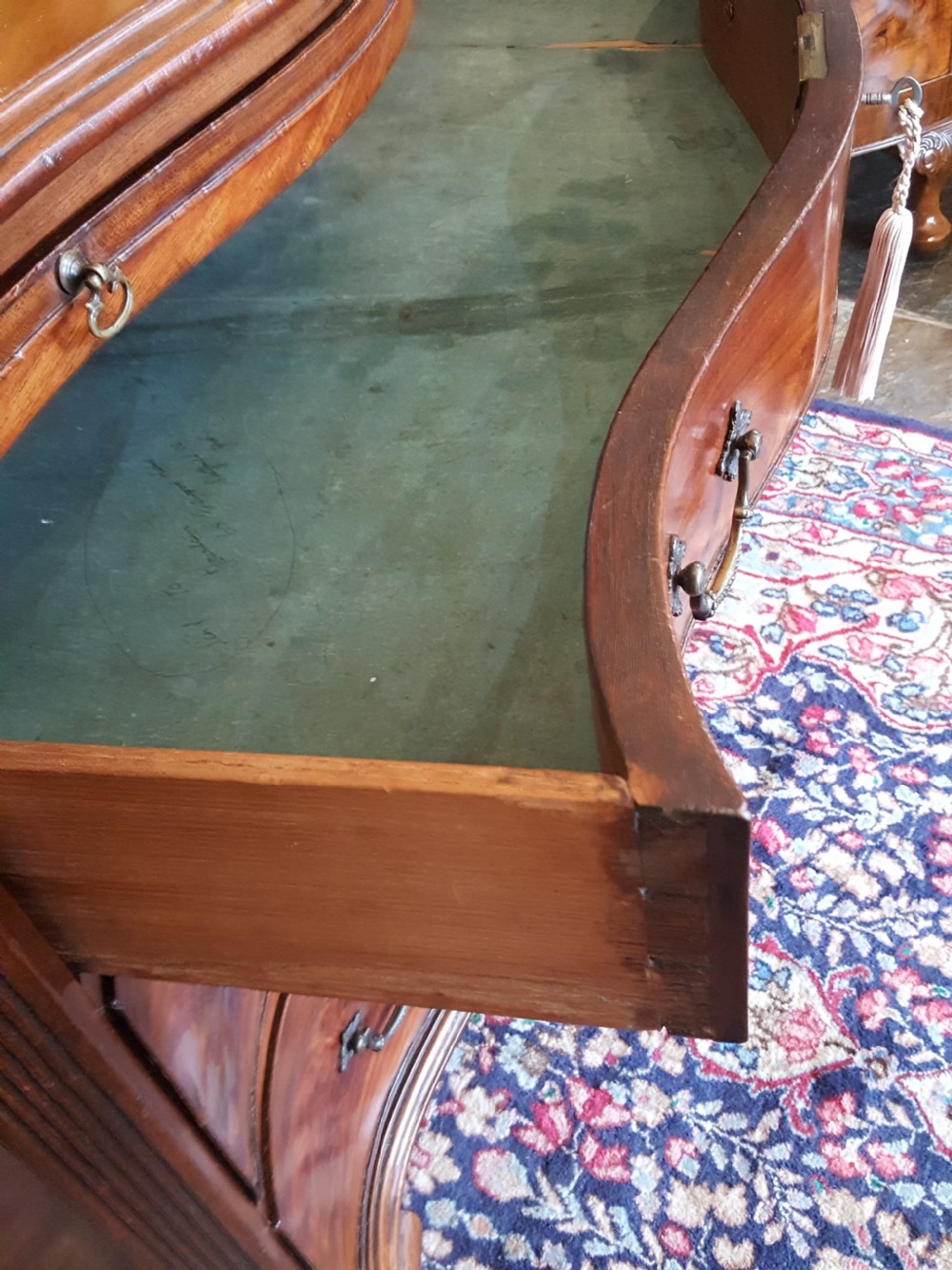George III Mahogany Serpentine Chest of Drawers View VIII