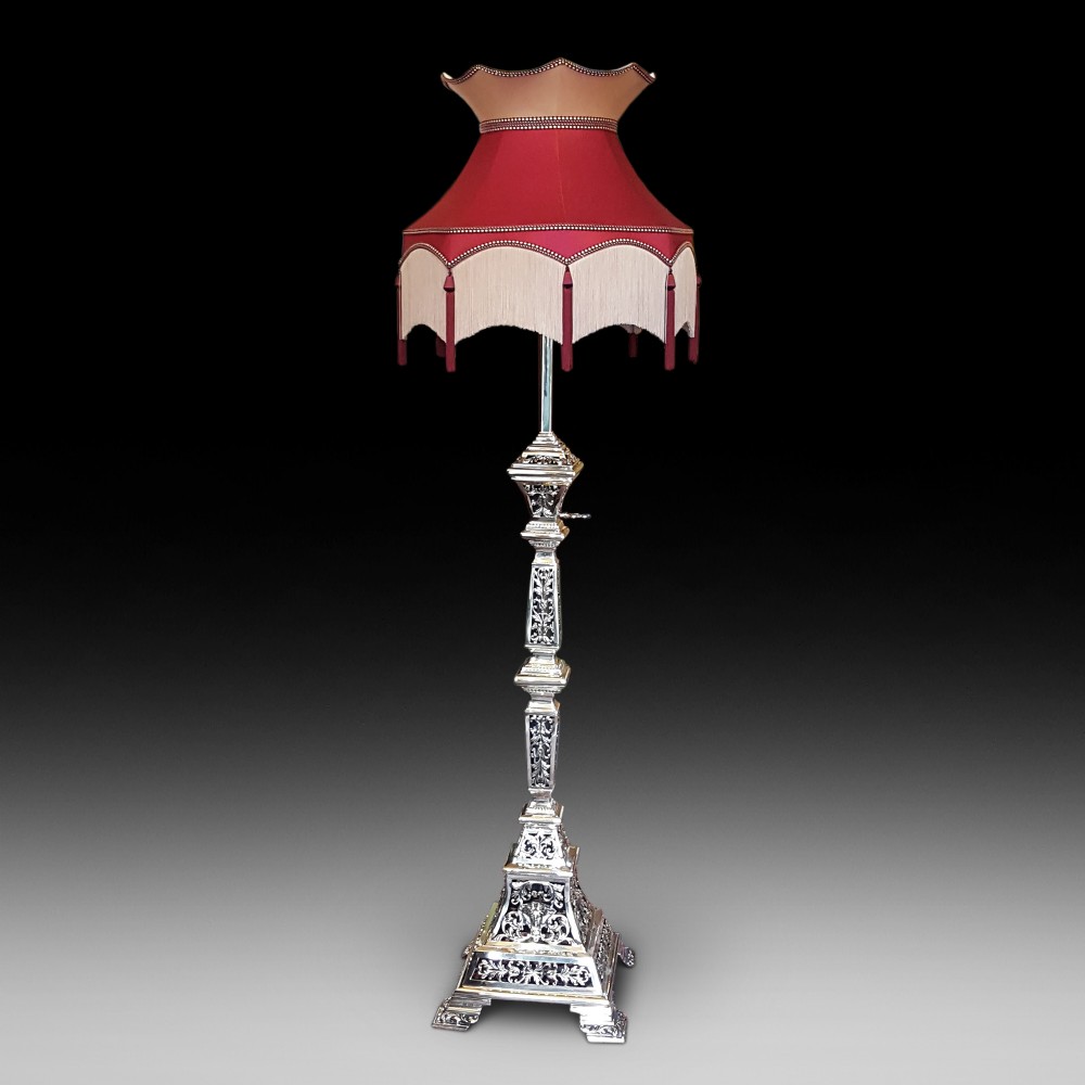 Victorian Brass Extending Standard Oil Lamp