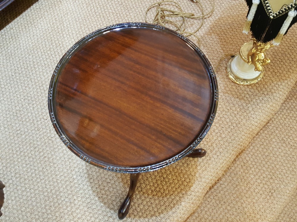 Early 20th Century mahogany lamp table View V