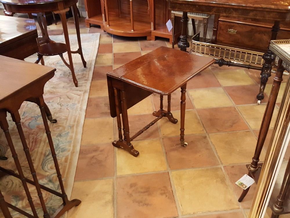 Late Victorian Burr Yew Sutherland Table View IV