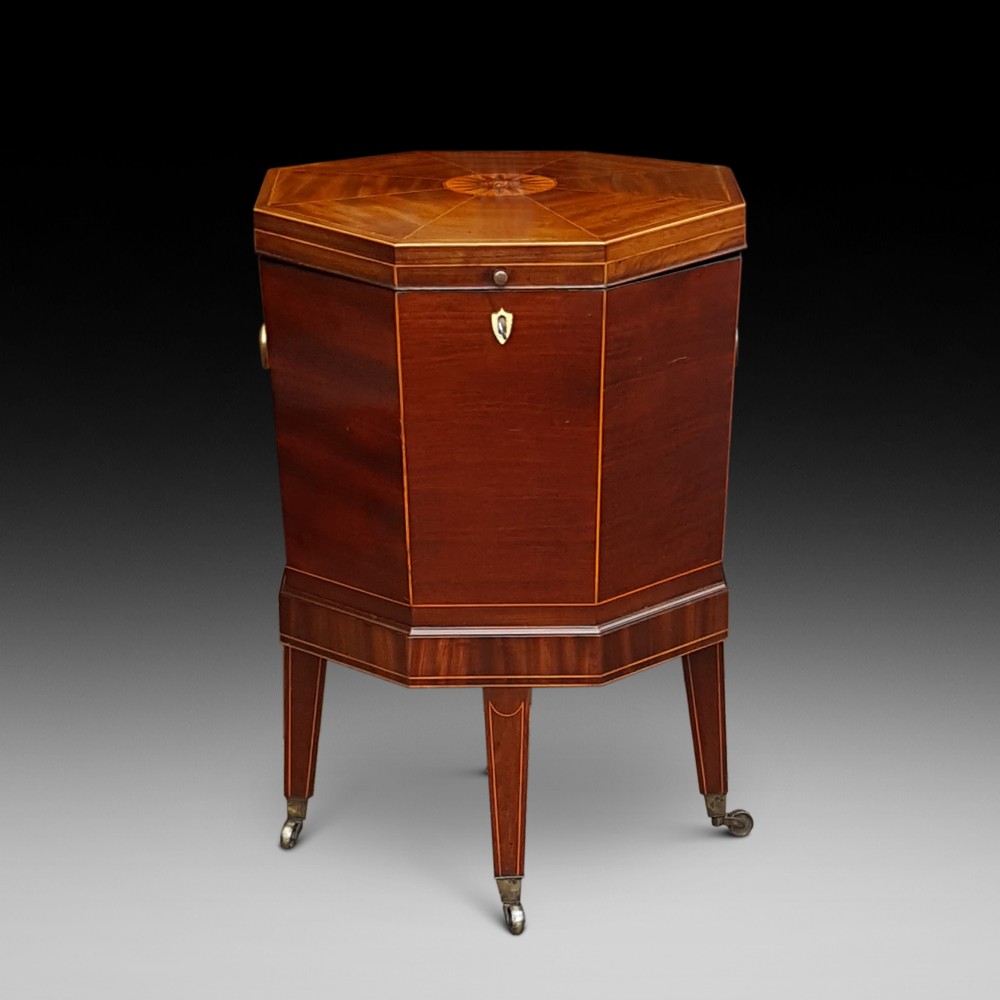 George III Mahogany Octagonal Cellarette