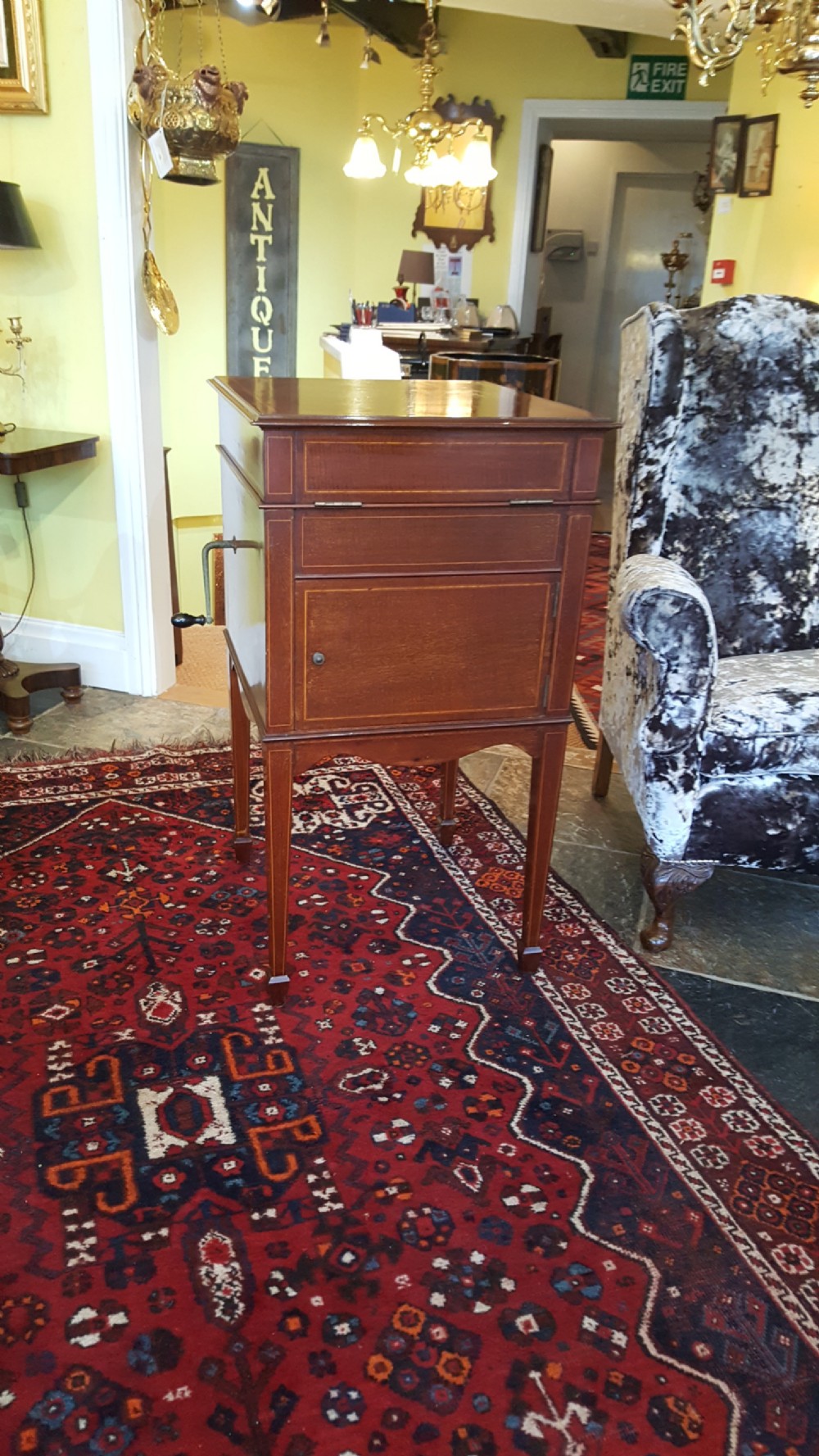 Grahams Gramophone in Sheraton Style Mahogany Cabinet View X