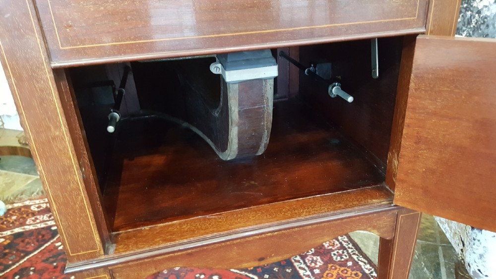Grahams Gramophone in Sheraton Style Mahogany Cabinet View XI
