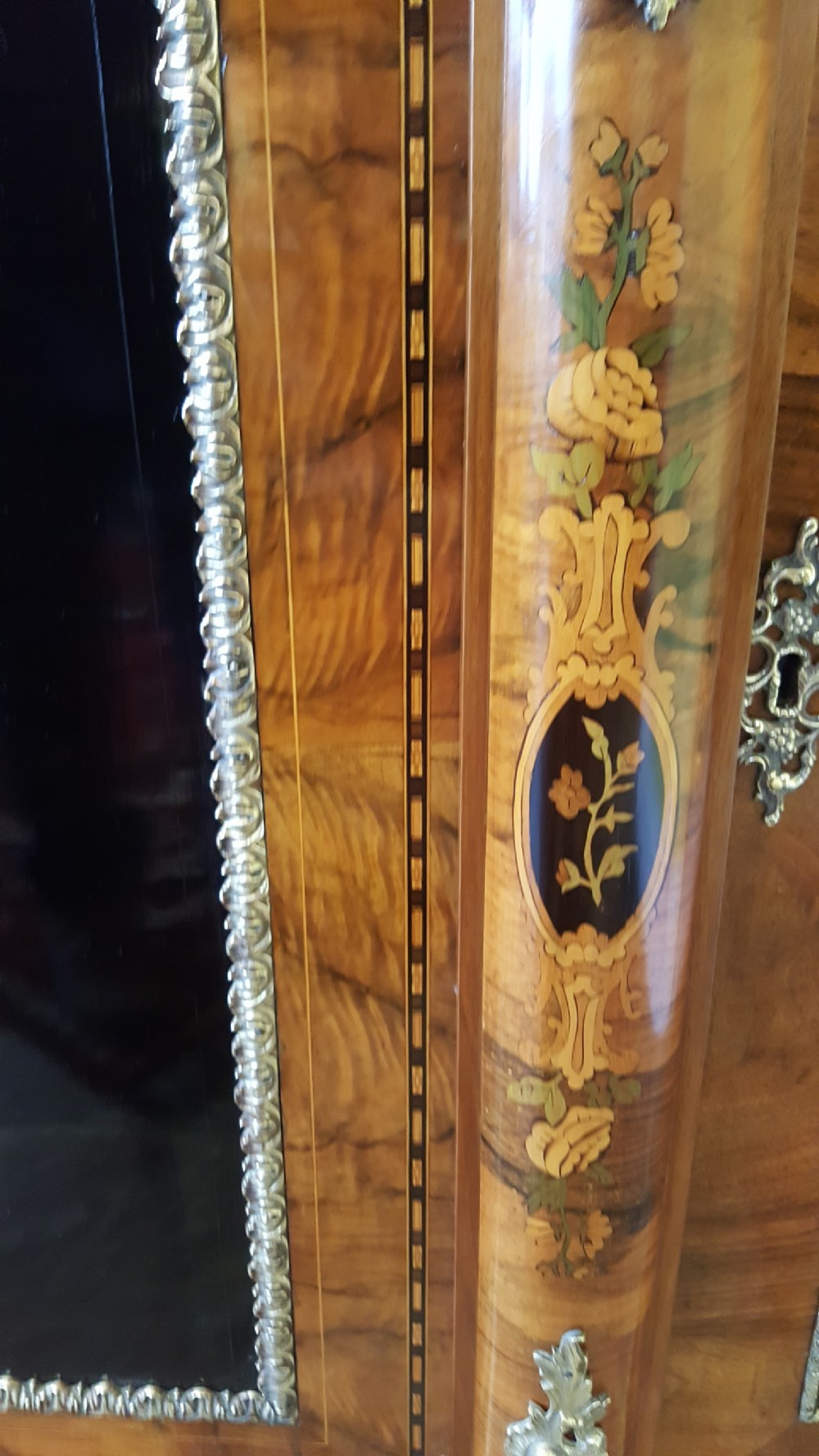 xhibition Quality Victorian Burr Walnut Credenza View IX