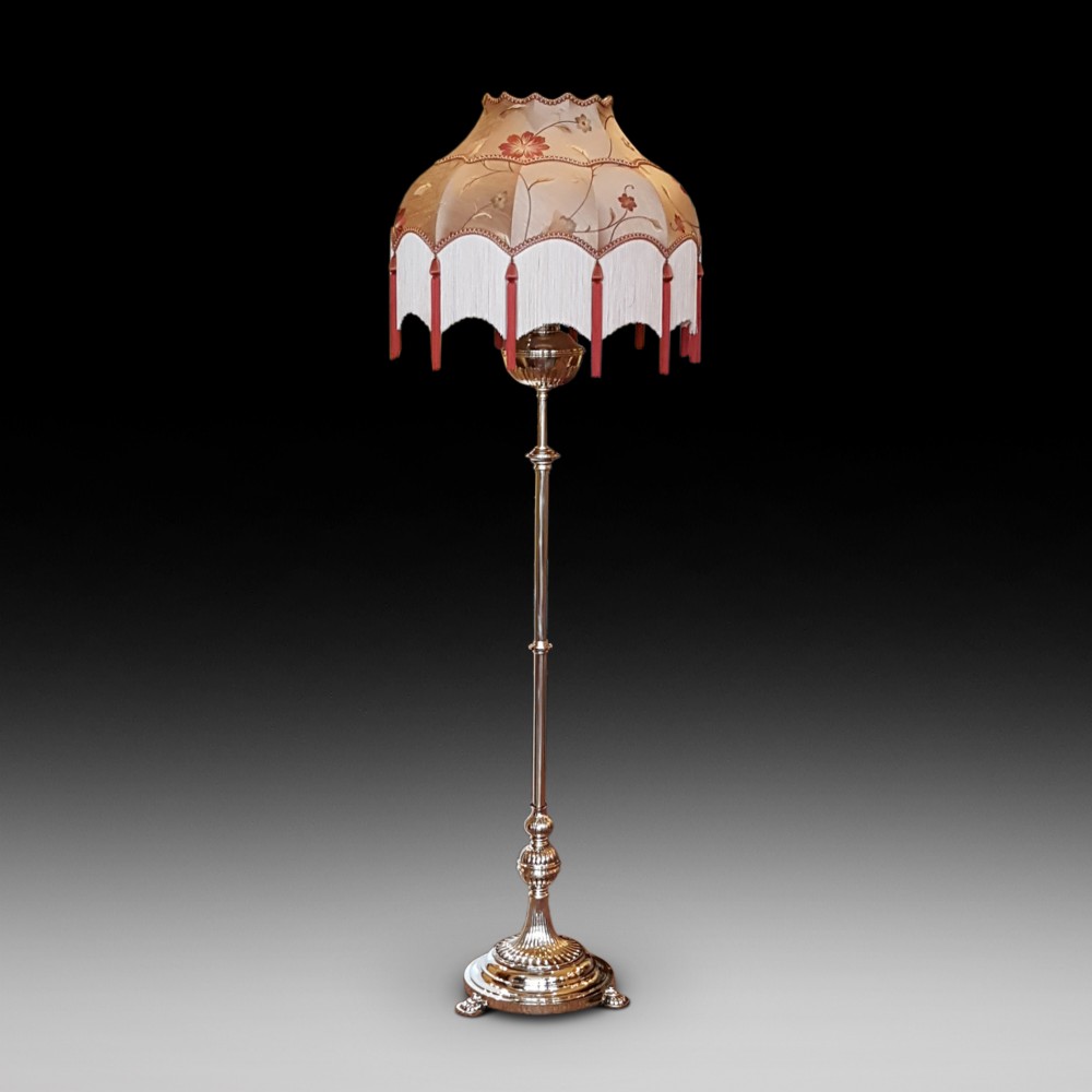 Victorian Brass Extendable Standard Oil Lamp