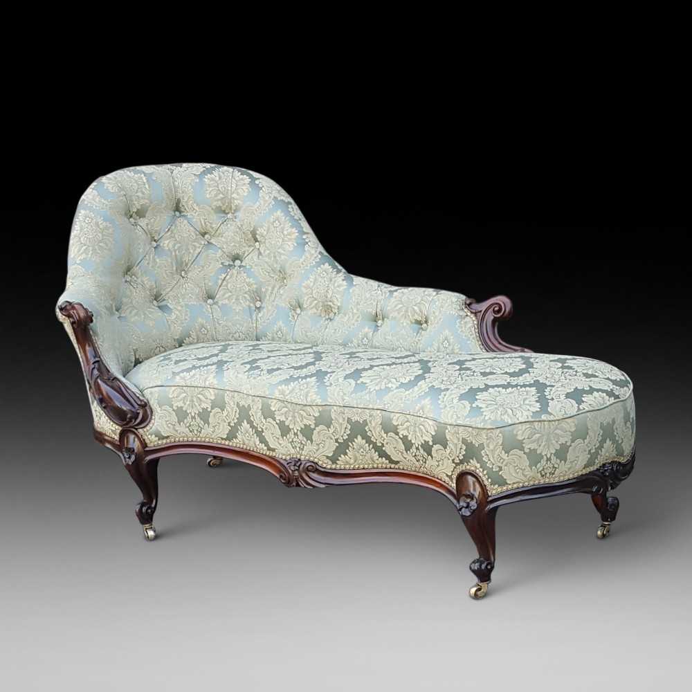 Victorian Mahogany Serpentine Chaise Lounge