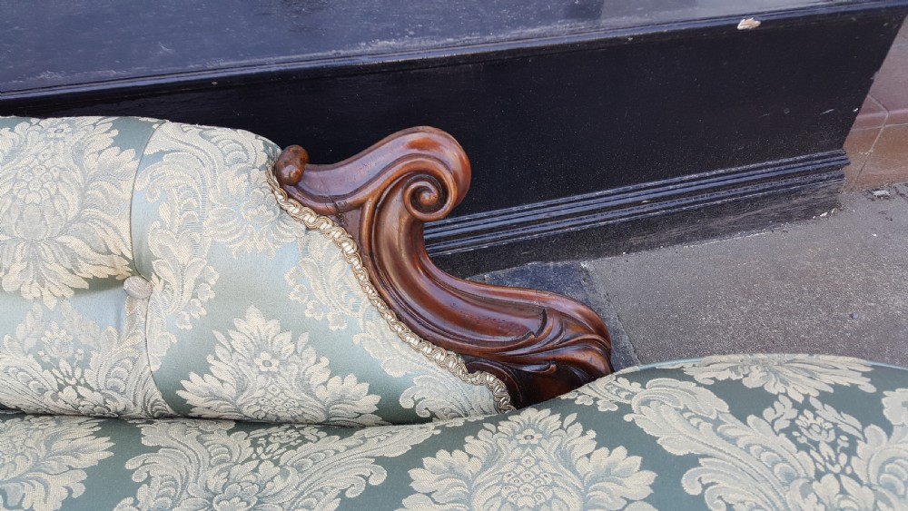 Victorian Mahogany Serpentine Chaise Lounge View VI