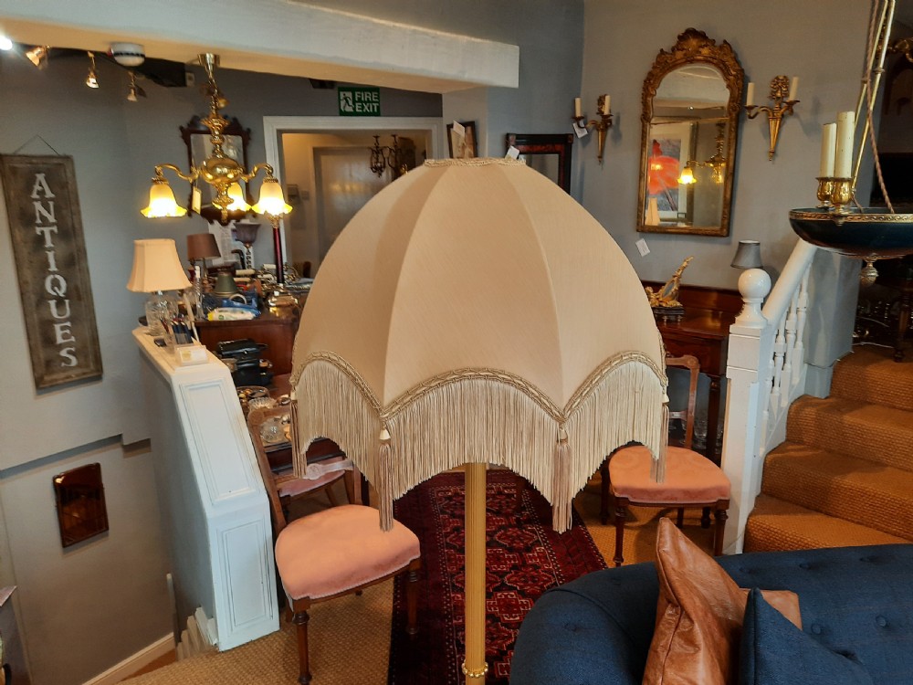 Early 20thC alabaster and gilt lamp set View VII