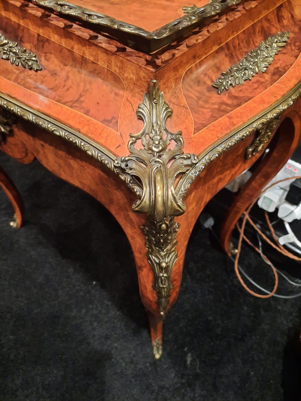 Victorian Burr Walnut Jardiniere View IV