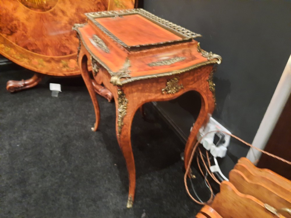 Victorian Burr Walnut Jardiniere View V