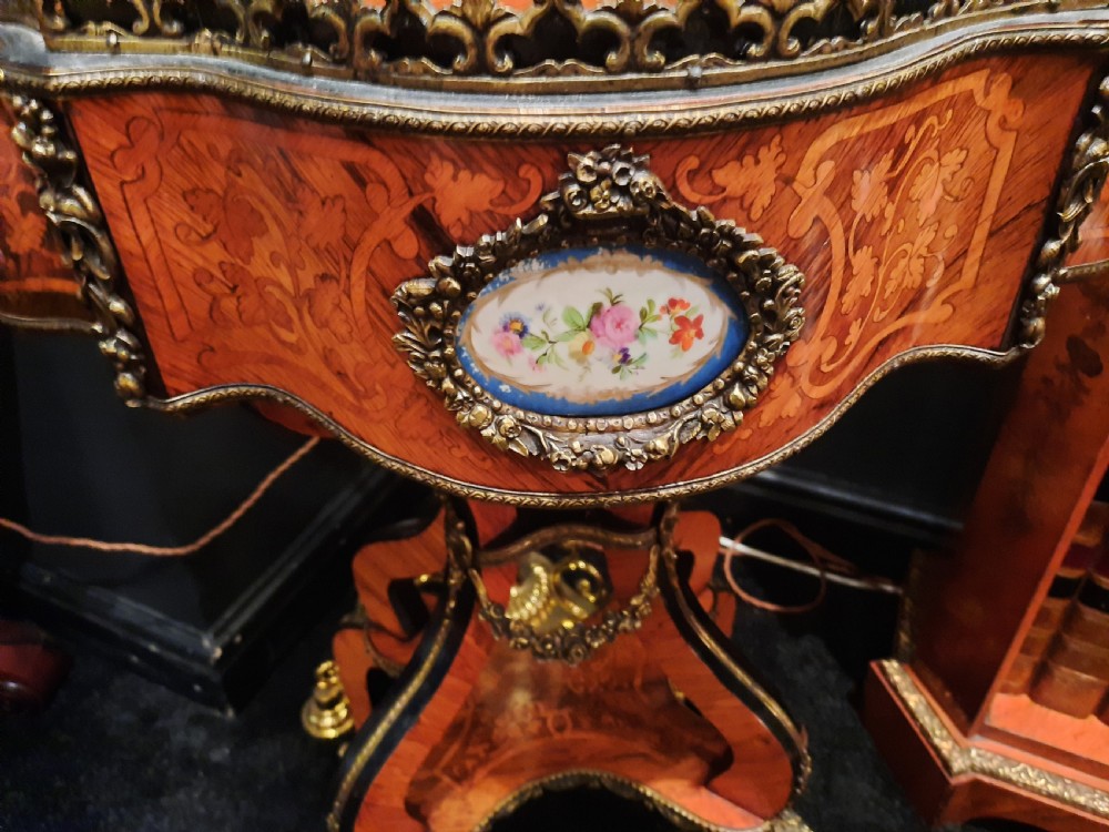 Victorian Burr Walnut Jardiniere Planter View III
