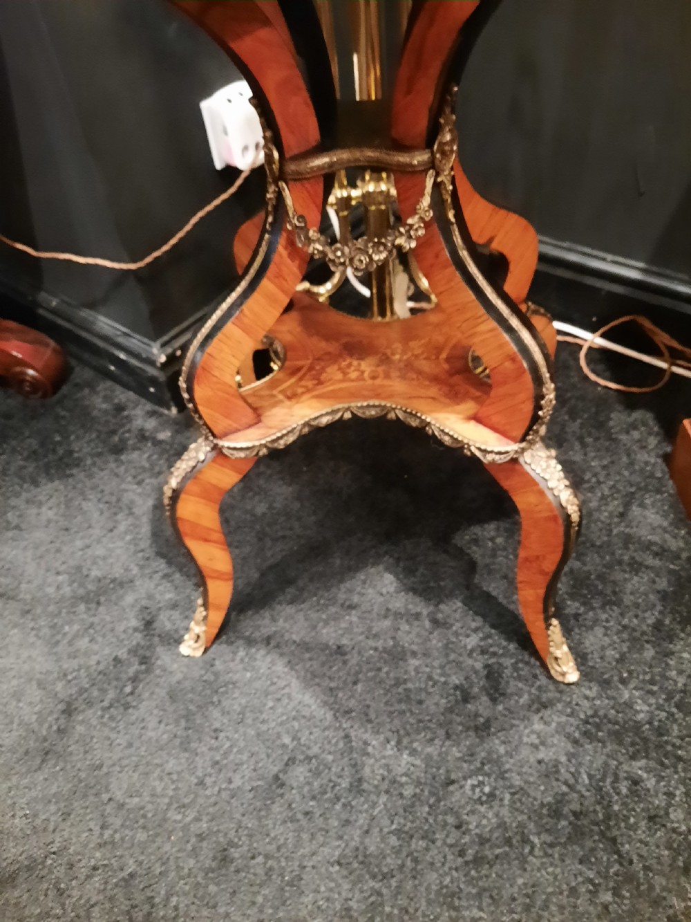 Victorian Burr Walnut Jardiniere Planter View IV