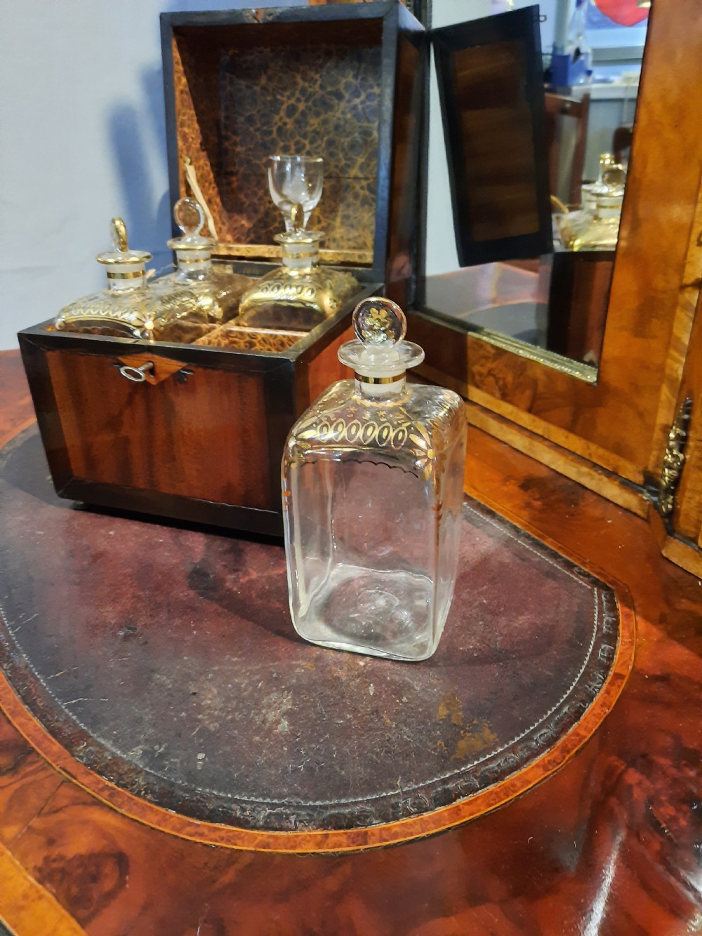 Late 18th Century decanter box View IV