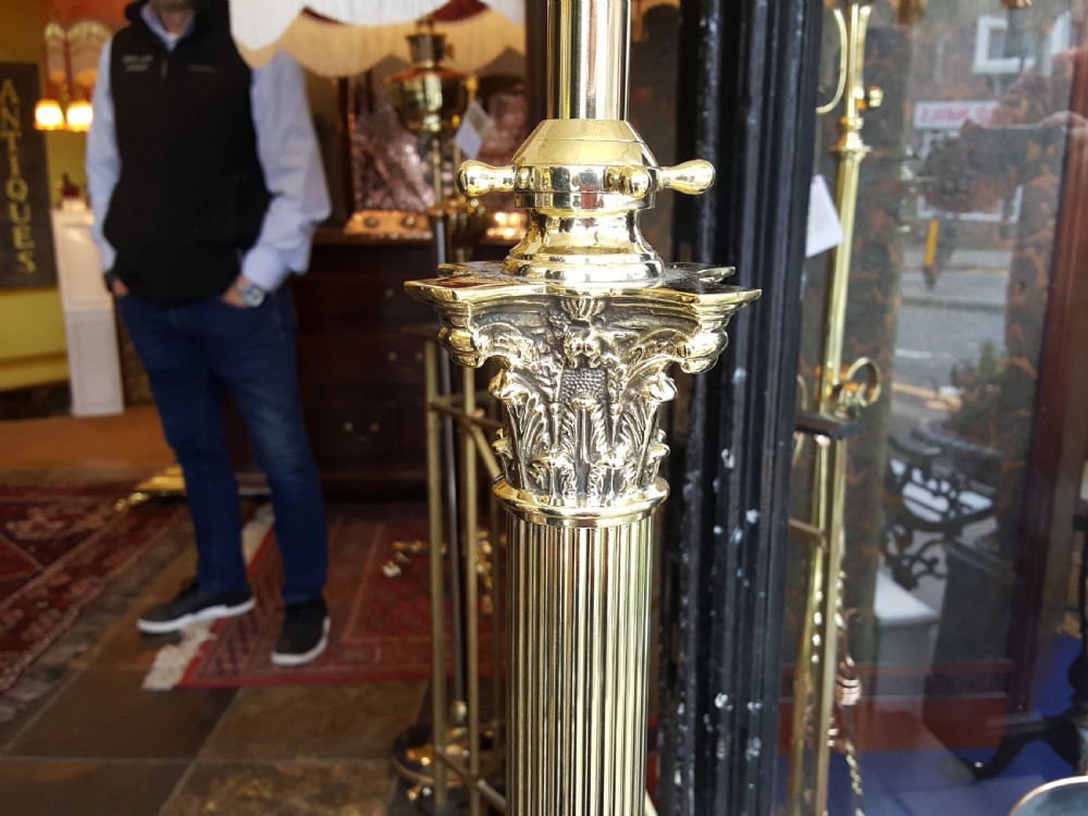Victorian brass adjustable standard oil lamp View IV
