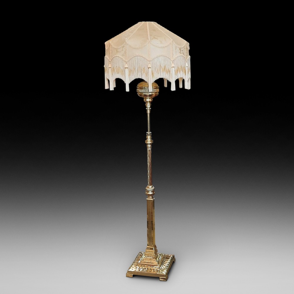 Late 19thC Brass Extending Standard Oil Lamp