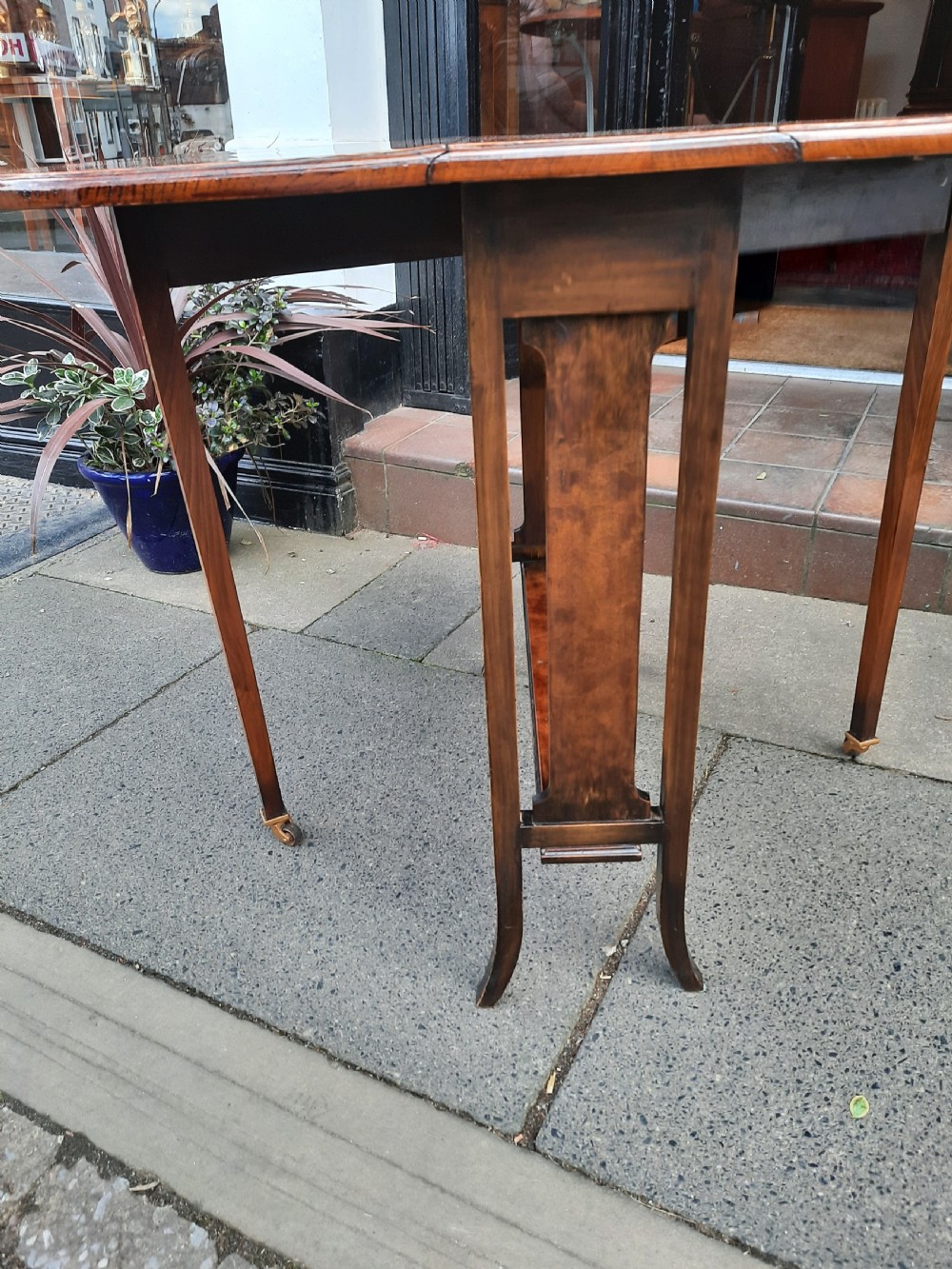 Victorian Burr Walnut Sutherland Table View II