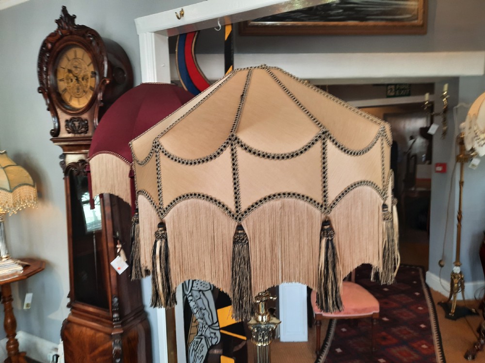 Victorian telescopic brass standard lamp View V