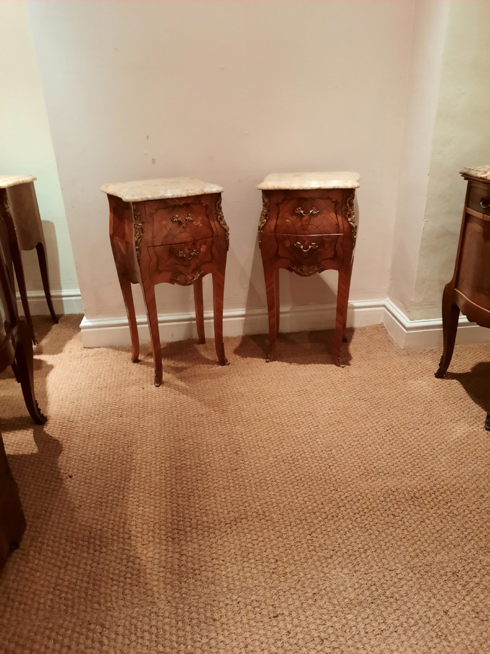 Large Victorian walnut Sutherland table View III