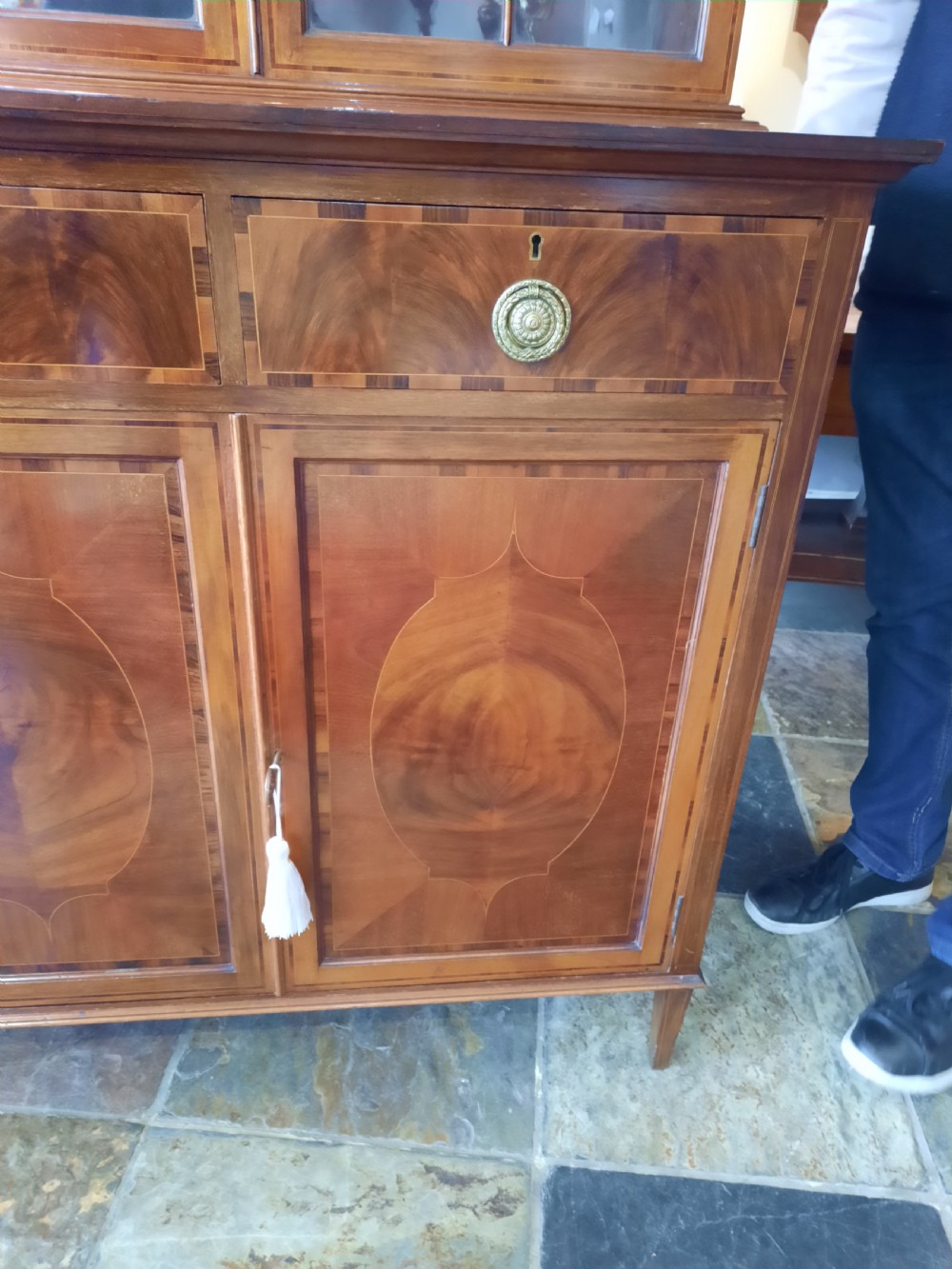 Edwardian mahogany and rosewood banded bookcase View V