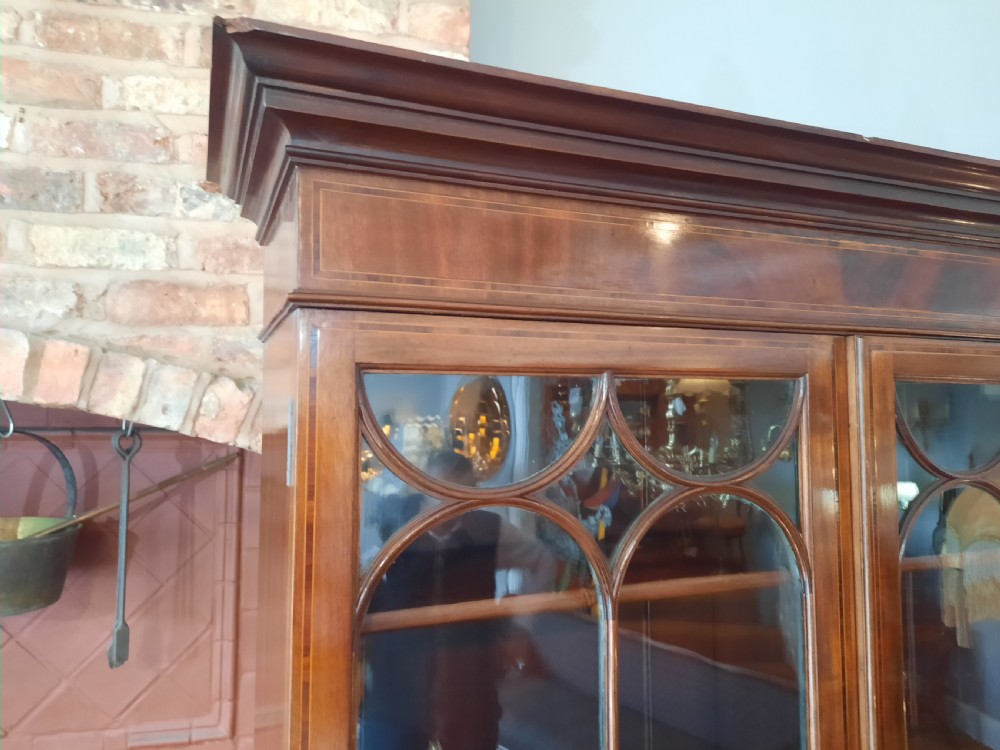 Edwardian mahogany and rosewood banded bookcase View VI