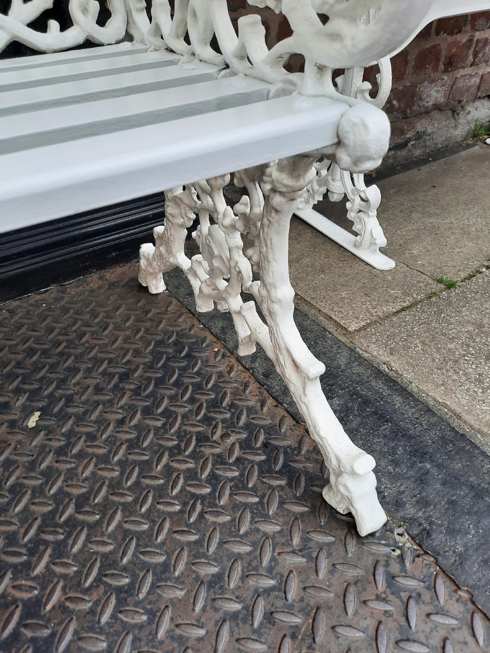 Three Early 20thC Coalbrookdale Style Cast Iron Garden Chairs View VI